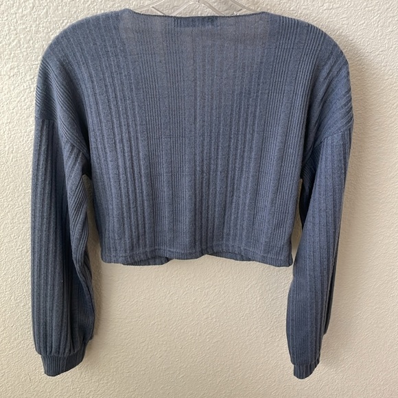 SHEIN Cropoed Shirt - Size XS - Picture 2 of 5